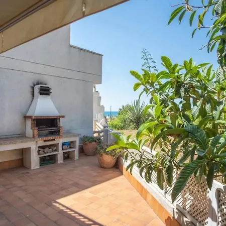 Comfortable House In With Shared Pool Sitges