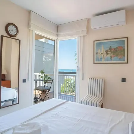 Comfort House: Shared Pool Retreat * Sitges