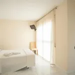 Дом отдыха Comfortable House In With Shared Pool *