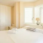 Comfortable House In With Shared Pool Сиджес