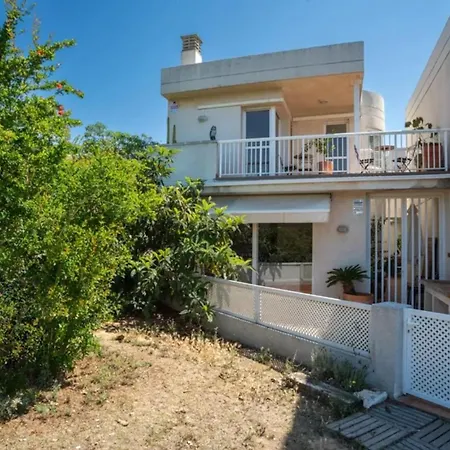 Дом отдыха Comfortable House In With Shared Pool Сиджес